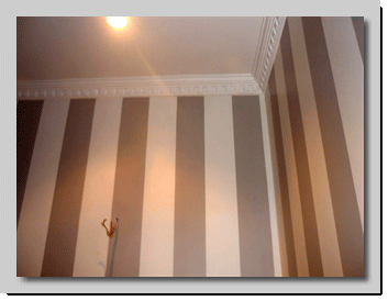 Σκαλιστό γύψινο περιμετρικά του χώρου